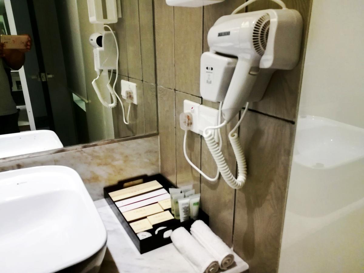 Grace 21  Hotel Dhaka Buitenkant foto
