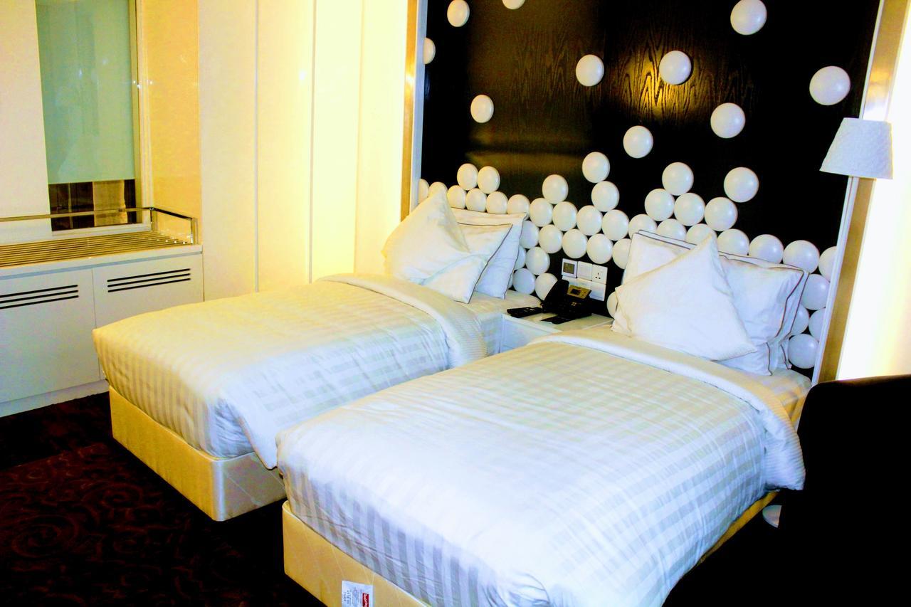 Grace 21  Hotel Dhaka Buitenkant foto
